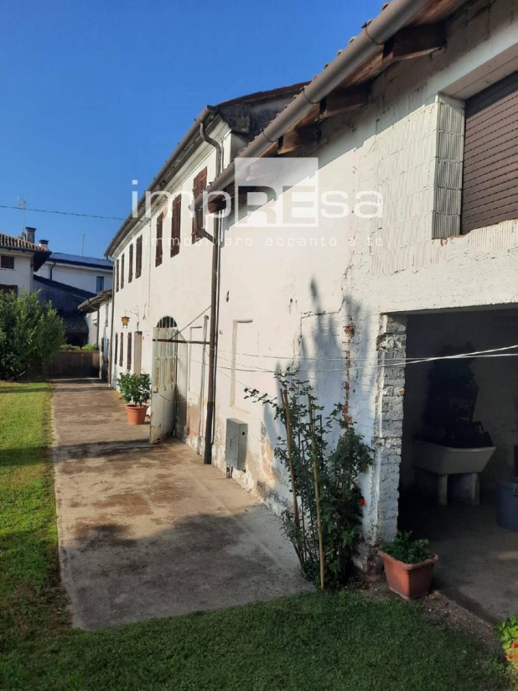 Casa de 3 dormitorios en Istrana, Italy No. 300245