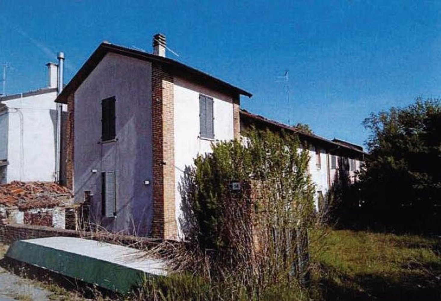 15 rooms Villa in Monticelli d'Ongina, Italy No. 20371