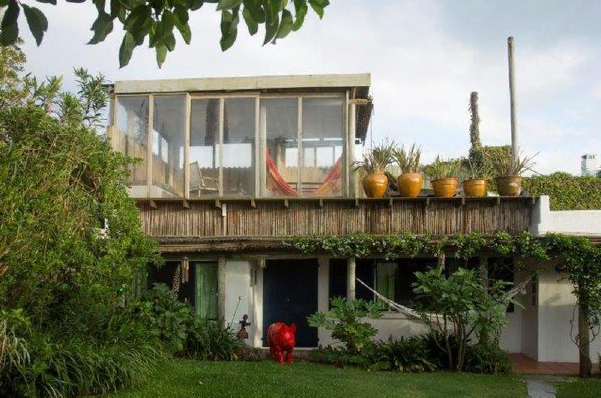 5 bedrooms House in Maldonado, Uruguay No. 8323