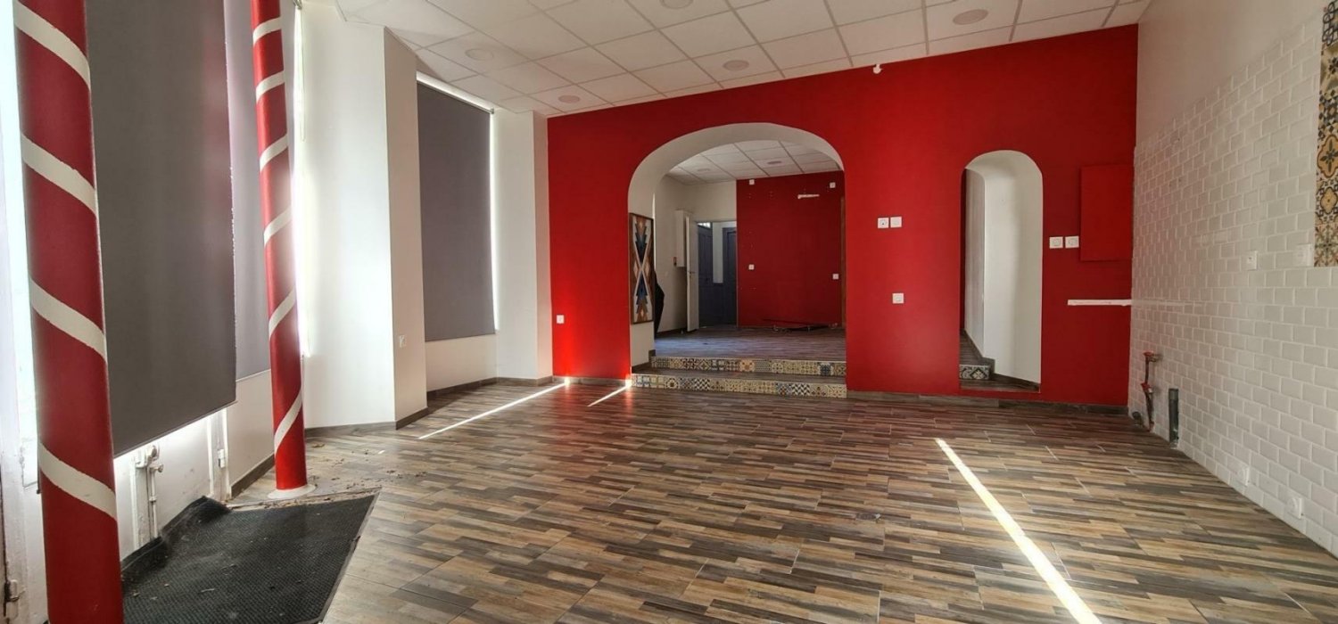 12 rooms Building in Orleans, France No. 218394