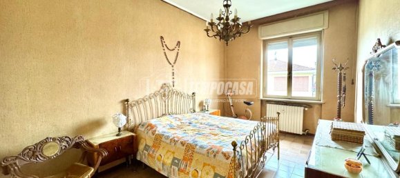 4-salle Appartement à Savigliano, Italy No. 26058 15