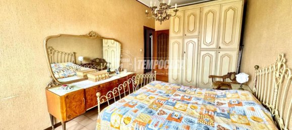 4-salle Appartement à Savigliano, Italy No. 26058 16