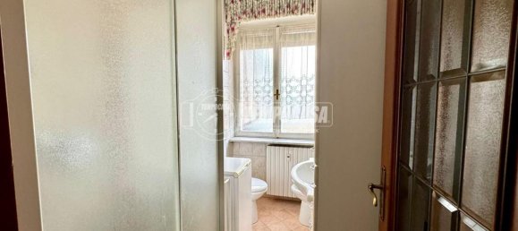 4-salle Appartement à Savigliano, Italy No. 26058 22