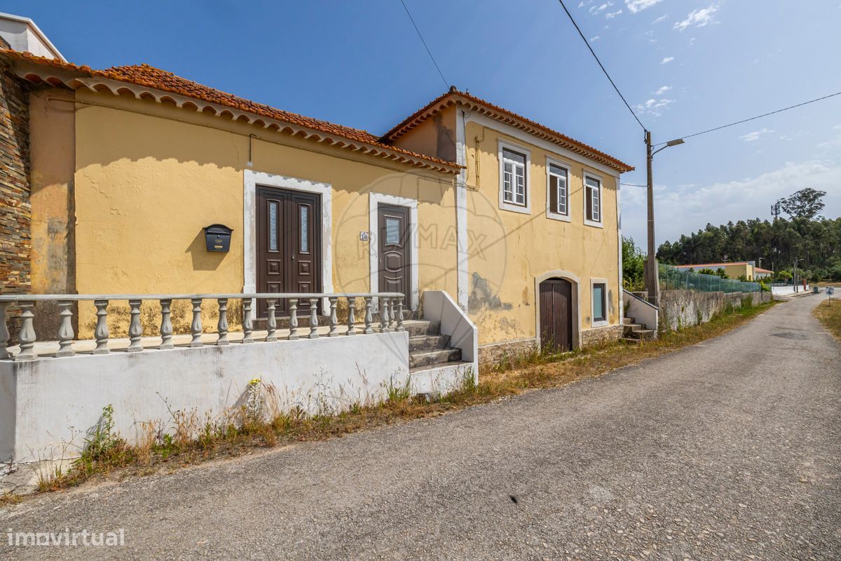 Casa de 3 dormitorios en Juncal, Portugal No. 214445