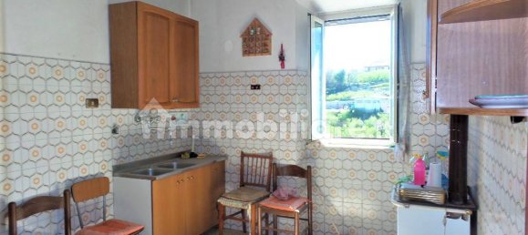 3 Schlafzimmer Wohnung in Caprarola, Italy, Nr. 88680 7