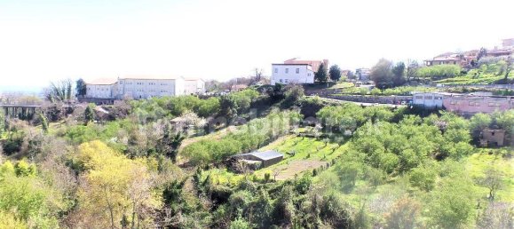 3 Schlafzimmer Wohnung in Caprarola, Italy, Nr. 88680 8