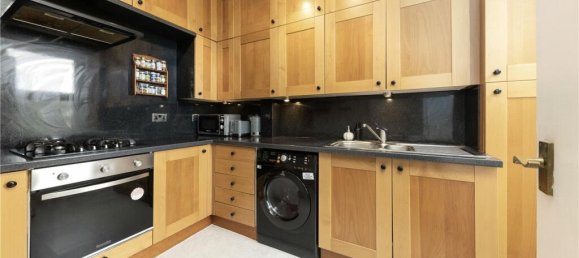 2 bedrooms Apartment in London, United Kingdom No. 3793 3