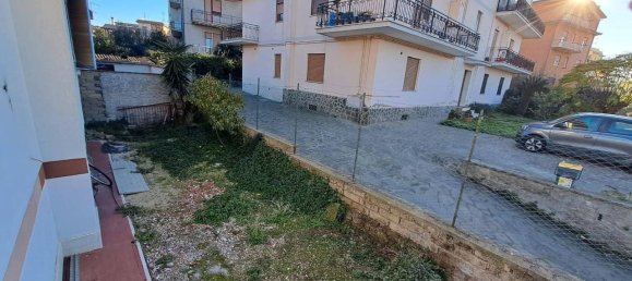 3 rooms Apartment in Albano Laziale, Italy No. 124082 7