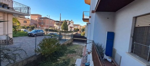 3 rooms Apartment in Albano Laziale, Italy No. 124082 5