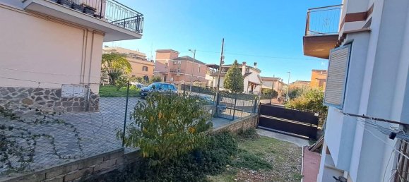 3 rooms Apartment in Albano Laziale, Italy No. 124082 6