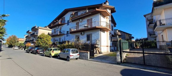 3 rooms Apartment in Albano Laziale, Italy No. 124082 2