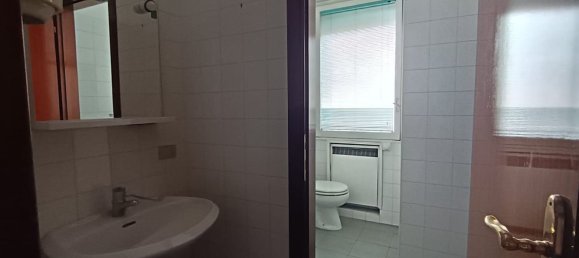 Apartamento de 4 habitaciónes en Bologna, Italy No. 22929 2