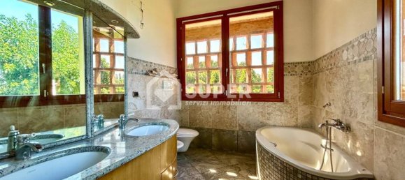 5 bedrooms Villa in Faenza, Italy No. 307410 7