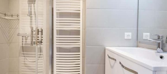 10 rooms Building in Bordeaux, France No. 95629 8