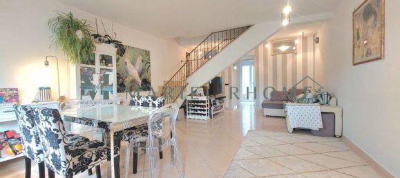 3-Zimmer Doppelhaus in Rome, Italy, Nr. 196128 3