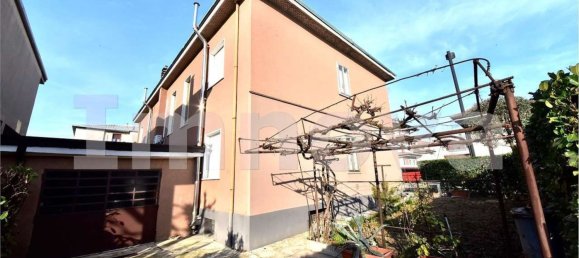 4-salle Maison à Varedo, Italy No. 25612 27