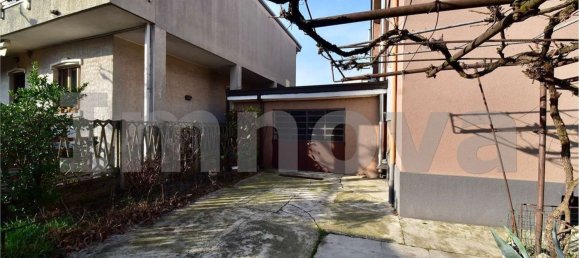 4-salle Maison à Varedo, Italy No. 25612 31