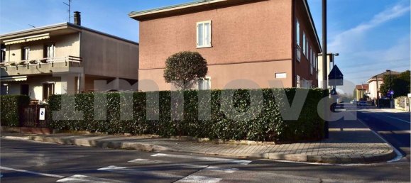 4-salle Maison à Varedo, Italy No. 25612 40