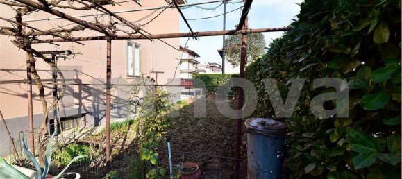 4-salle Maison à Varedo, Italy No. 25612 30