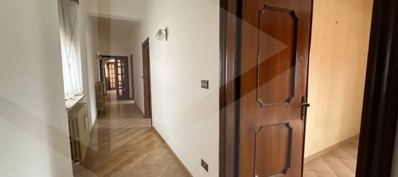 Propiedad comercial de 8 habitaciónes en Avezzano, Italy No. 18763 14