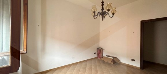 Propiedad comercial de 8 habitaciónes en Avezzano, Italy No. 18763 12