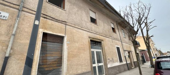 Propiedad comercial de 8 habitaciónes en Avezzano, Italy No. 18763 20