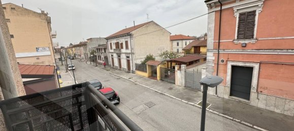 Propiedad comercial de 8 habitaciónes en Avezzano, Italy No. 18763 6