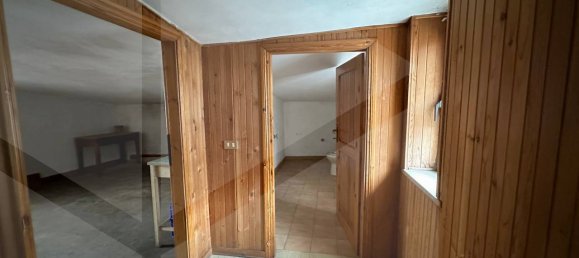 Propiedad comercial de 8 habitaciónes en Avezzano, Italy No. 18763 15