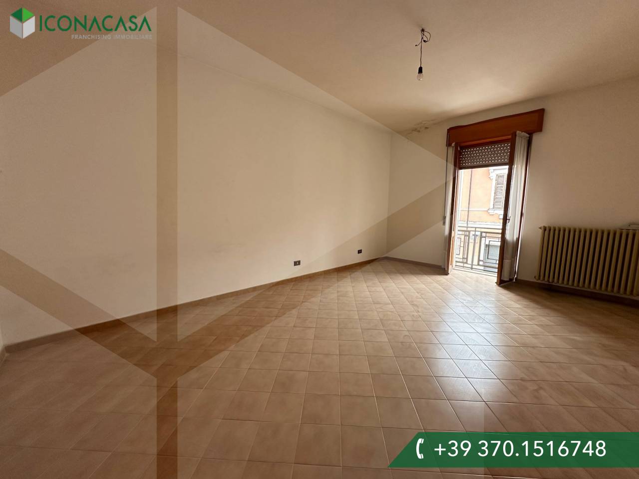 Propiedad comercial de 8 habitaciónes en Avezzano, Italy No. 18763