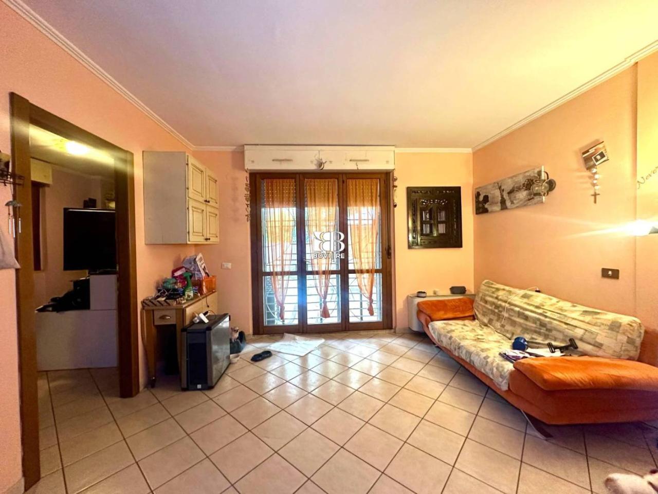 3 rooms Apartment in Rome, Italy No. 33723