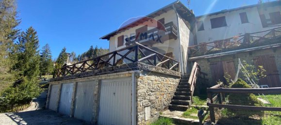 2 bedrooms House in Santo Stefano d'Aveto, Italy No. 111142 4