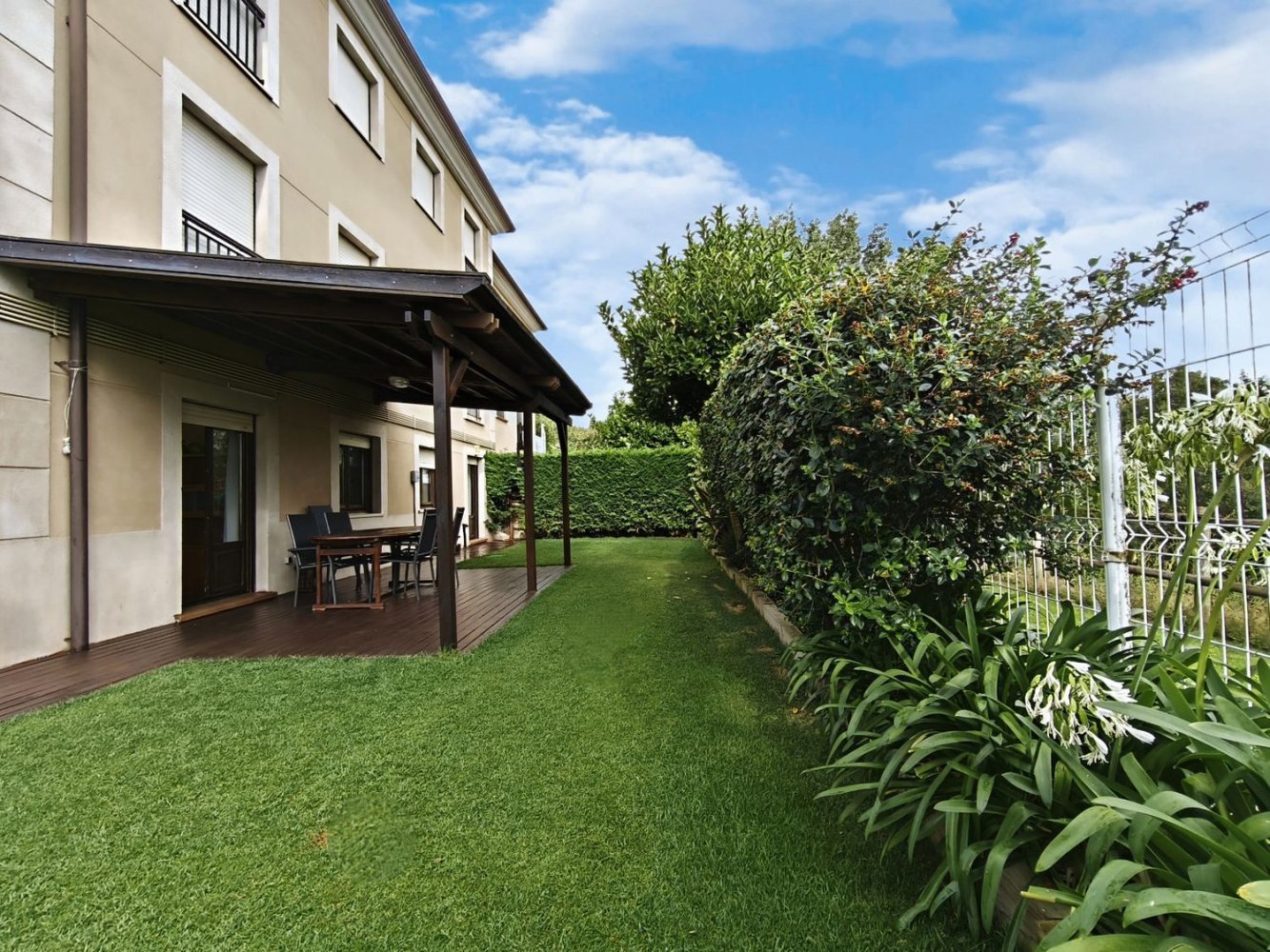 3 bedrooms Apartment in Sojuela, Spain No. 211881