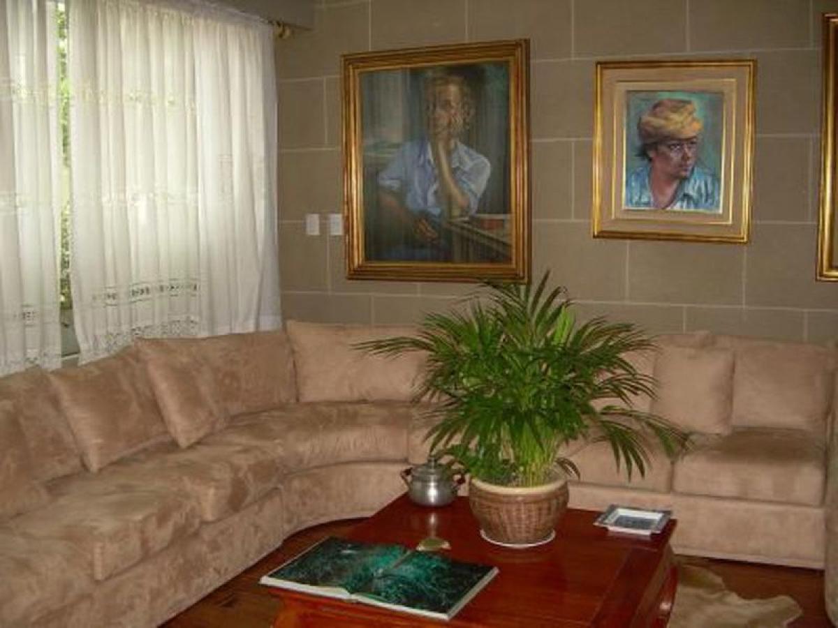 5 bedrooms House in Buenos Aires, Argentina No. 74858