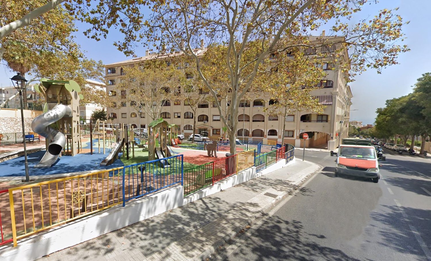 Apartamento de 3 dormitorios en Benalmádena, Spain No. 201286