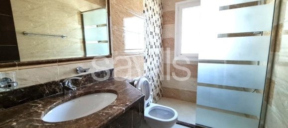 4 bedrooms Villa in Sharjah, UAE No. 18484 8