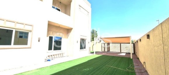 4 bedrooms Villa in Sharjah, UAE No. 18484 2