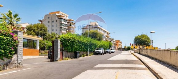 Квартира с 3 спальнями в Катания, Италия № 279751 33