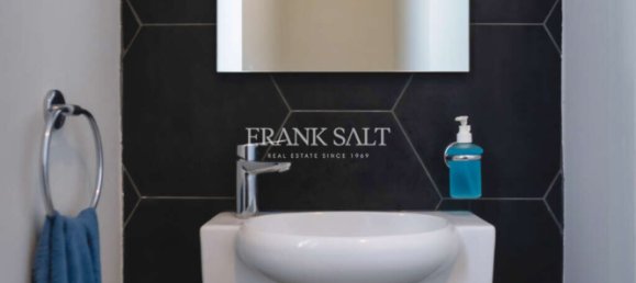 8m² Office in Qormi, Malta No. 12415 8