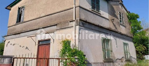 3 bedrooms House in Ceprano, Italy No. 293176 2