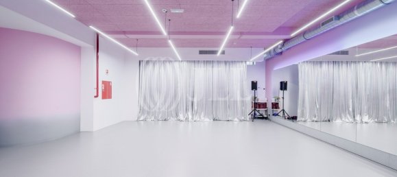 298m² Commercial property in Lisbon, Portugal No. 139213 16