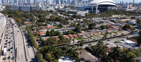 hotel en venta en Miami, Miami-Dade, Florida, USA № 615281 2