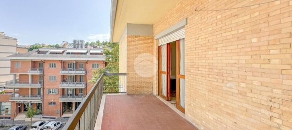 4 rooms Apartment in Teramo, Italy No. 277812 5