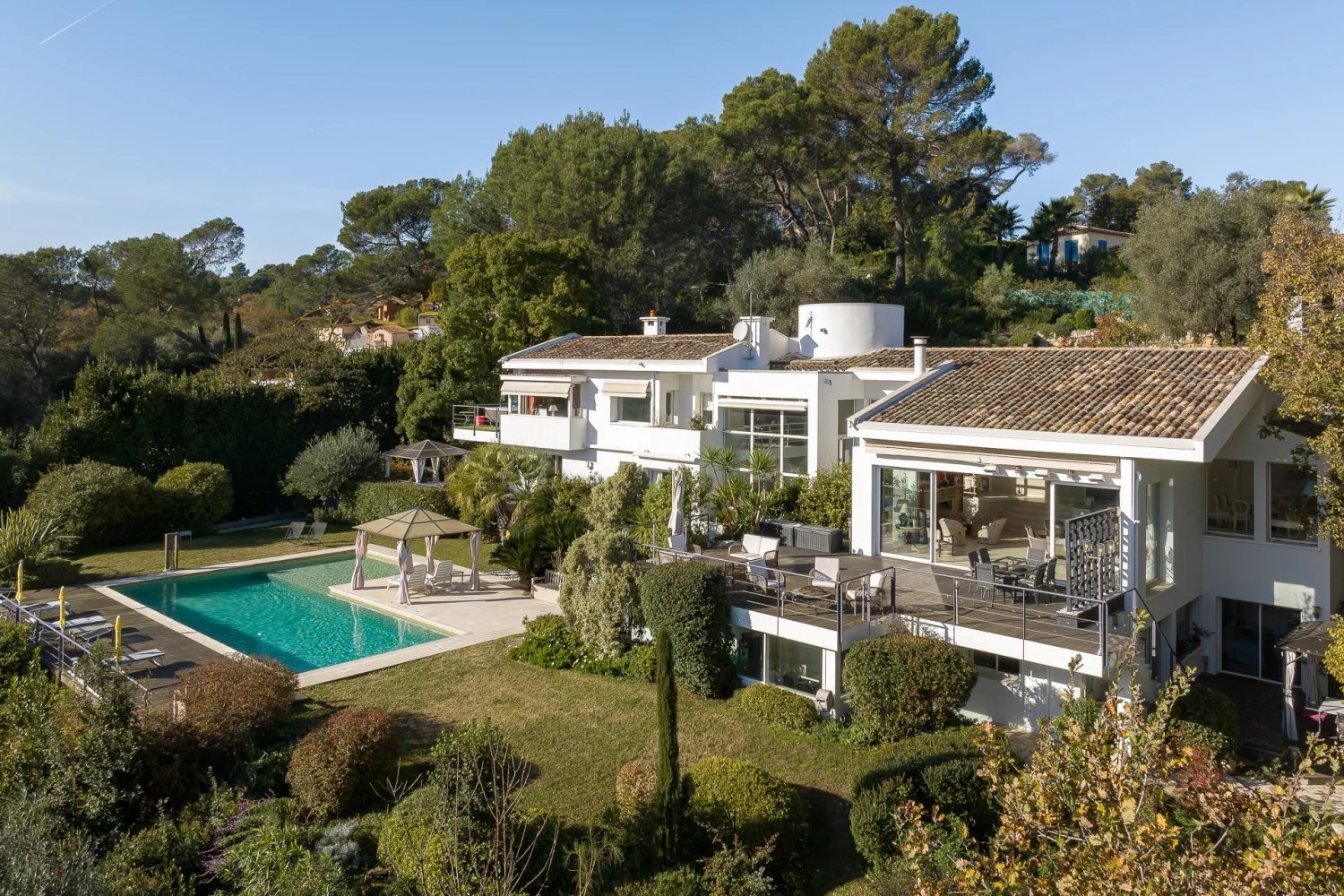 6 bedrooms Villa in Valbonne, France No. 2039