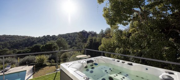 6 bedrooms Villa in Valbonne, France No. 2039 3