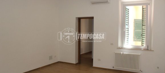 4 bedrooms Apartment in Jesi, Italy No. 327861 16