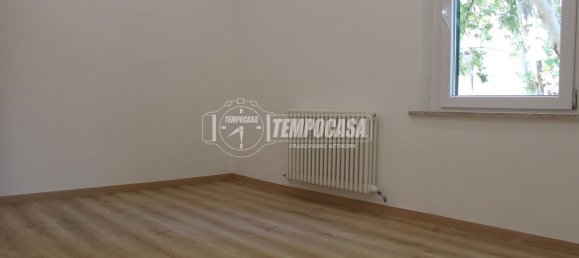 4 bedrooms Apartment in Jesi, Italy No. 327861 13