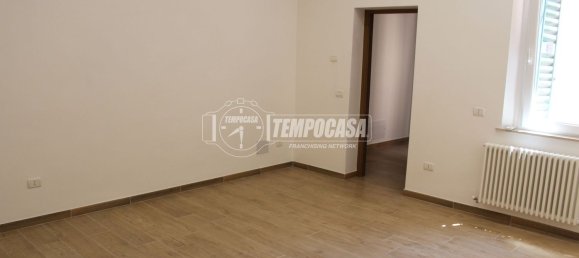 4 bedrooms Apartment in Jesi, Italy No. 327861 4