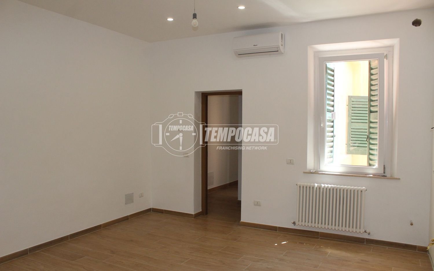 4 bedrooms Apartment in Jesi, Italy No. 327861