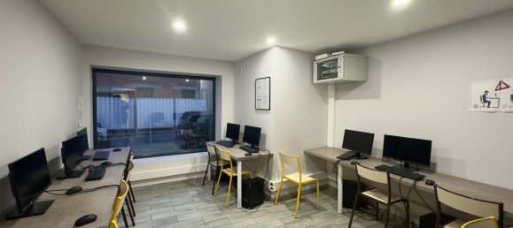 Gewerbliche Immobilie in Dreux, France 100m², Nr. 159458 2