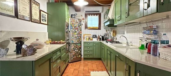 10غرفة فيلا في San Possidonio, Italy رقم 60000 34